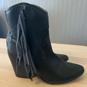 Wild Fable Fringe Cowboy Boots / Black / Western / Size: 9